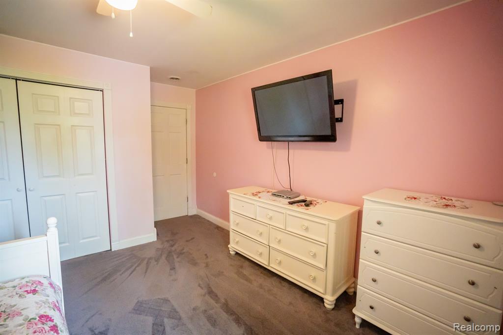 17285 Inkster Road Romulus, MI 48174 - Photo 32 of 57