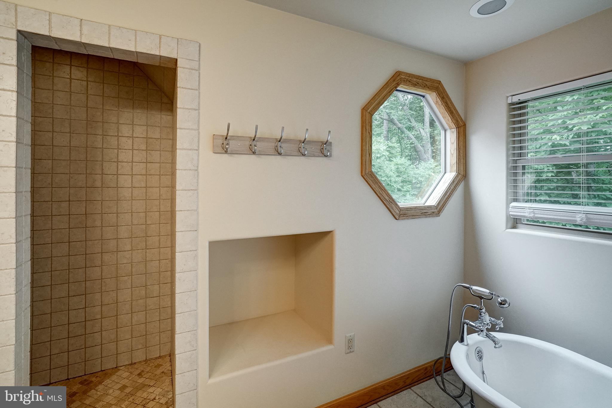 155 Irish Way Bumpass, VA 23024 - Photo 31 of 60 a bathroom with a toilet sink and tub