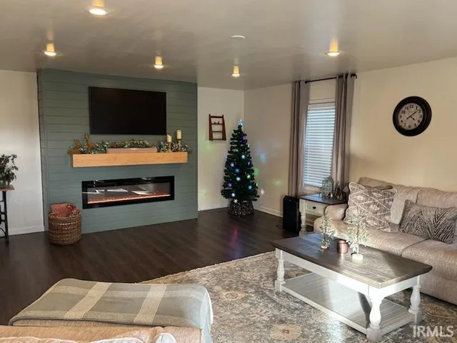 $315,000 | 7044 Abell Lane, Newburgh, IN 47630