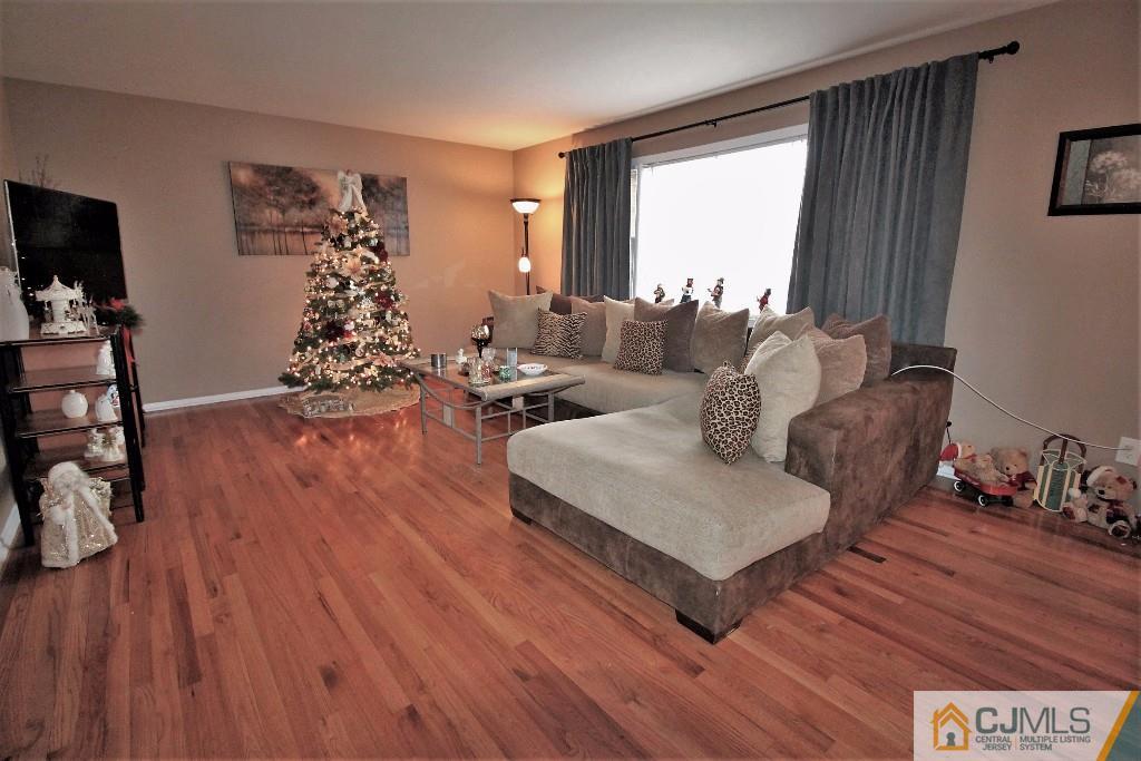 874 Fox Meadow Road North Brunswick, NJ 08902 - Photo 3 of 15 Gallery Image 3