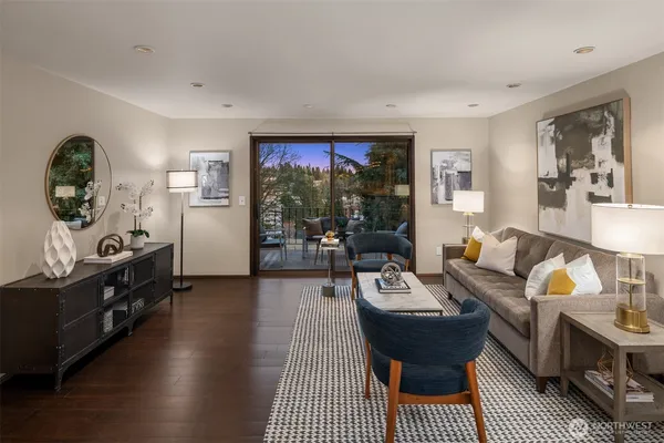 $510,000 | 5220 21st Avenue Northeast, Unit 2, Seattle, WA 98105