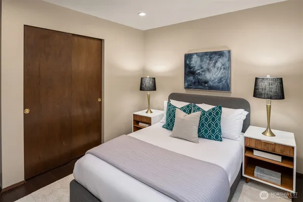 $510,000 | 5220 21st Avenue Northeast, Unit 2, Seattle, WA 98105