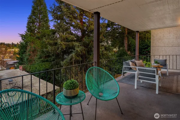 $510,000 | 5220 21st Avenue Northeast, Unit 2, Seattle, WA 98105