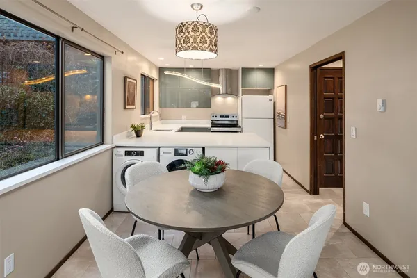 $510,000 | 5220 21st Avenue Northeast, Unit 2, Seattle, WA 98105