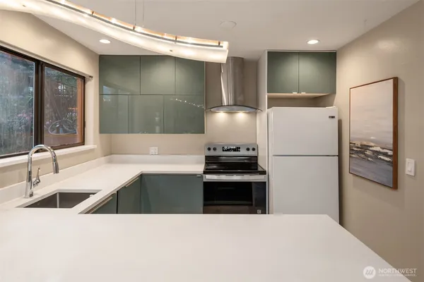 $510,000 | 5220 21st Avenue Northeast, Unit 2, Seattle, WA 98105