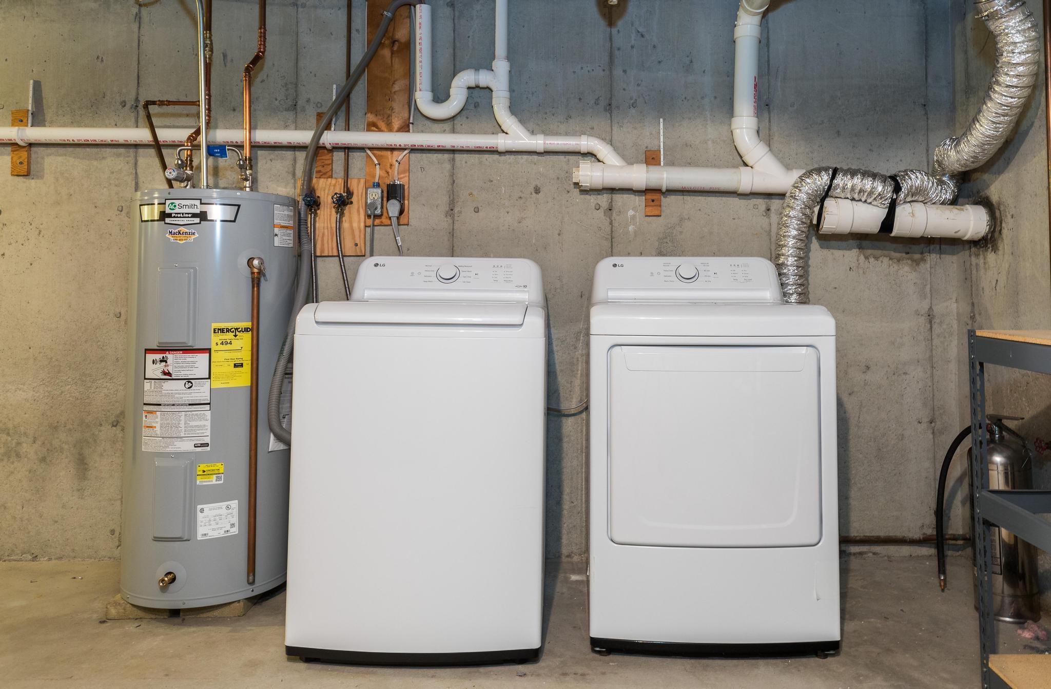 8 Montrose Drive, Unit 8 Stratham, NH 03885 - Photo 16 of 23