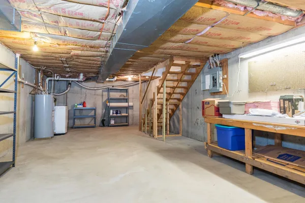 $335,000 | 8 Montrose Drive, Unit 8, Stratham, NH 03885