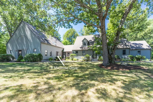 $339,500 | 8 Montrose Drive, Unit 8, Stratham, NH 03885