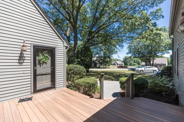 $339,500 | 8 Montrose Drive, Unit 8, Stratham, NH 03885