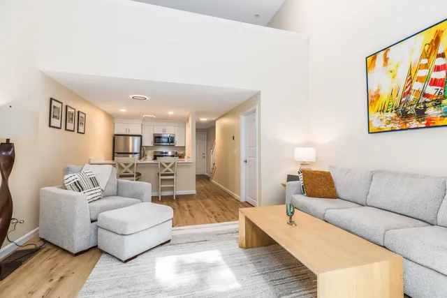 $339,500 | 8 Montrose Drive, Unit 8, Stratham, NH 03885