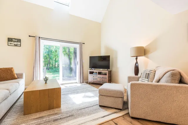 $339,500 | 8 Montrose Drive, Unit 8, Stratham, NH 03885