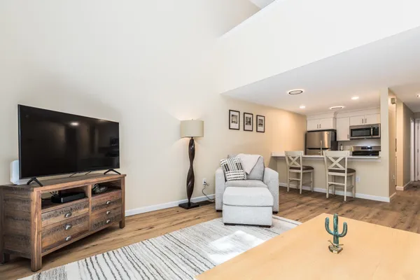 $335,000 | 8 Montrose Drive, Unit 8, Stratham, NH 03885