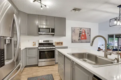 $425,000 | 1800 Rainy Meadows Drive, Austin, TX 78758