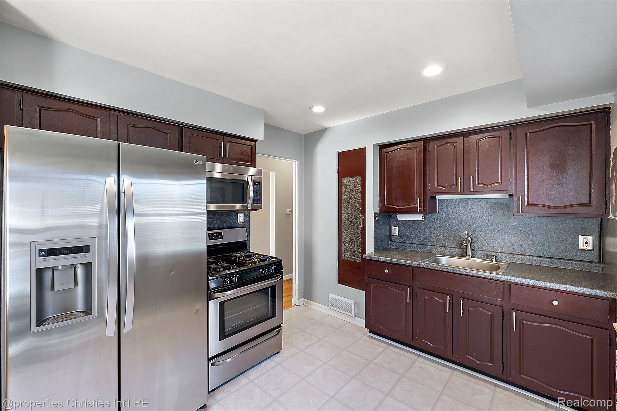 17515 Reno Street Riverview, MI 48193 - Photo 15 of 28 Gallery Image 15