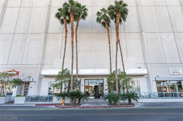 $2,795 | 900 South Las Vegas Boulevard, Unit 911, Las Vegas, NV 89101
