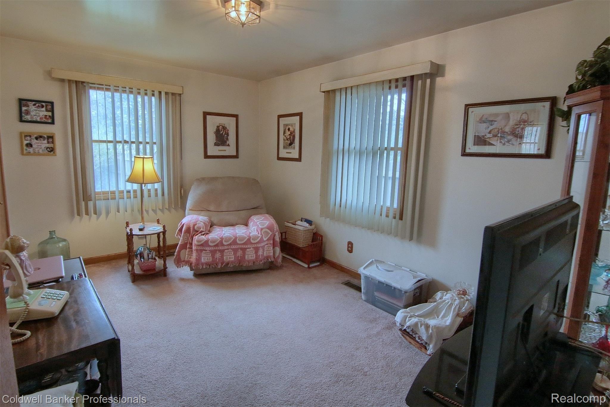 12041 Haggerty Road Belleville, MI 48111 - Photo 20 of 31 20-2nd Bedroom.jpg