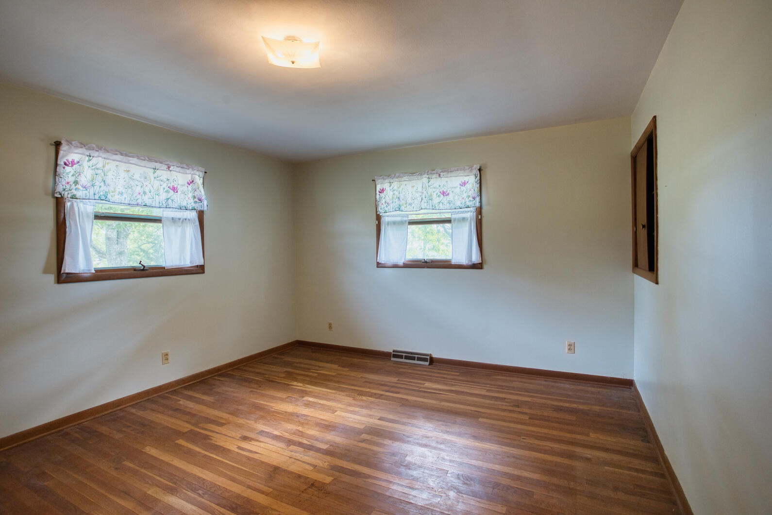 2376 Waldron Road North Adams, MI 49262 - Photo 17 of 31 0N0A6282_HDR