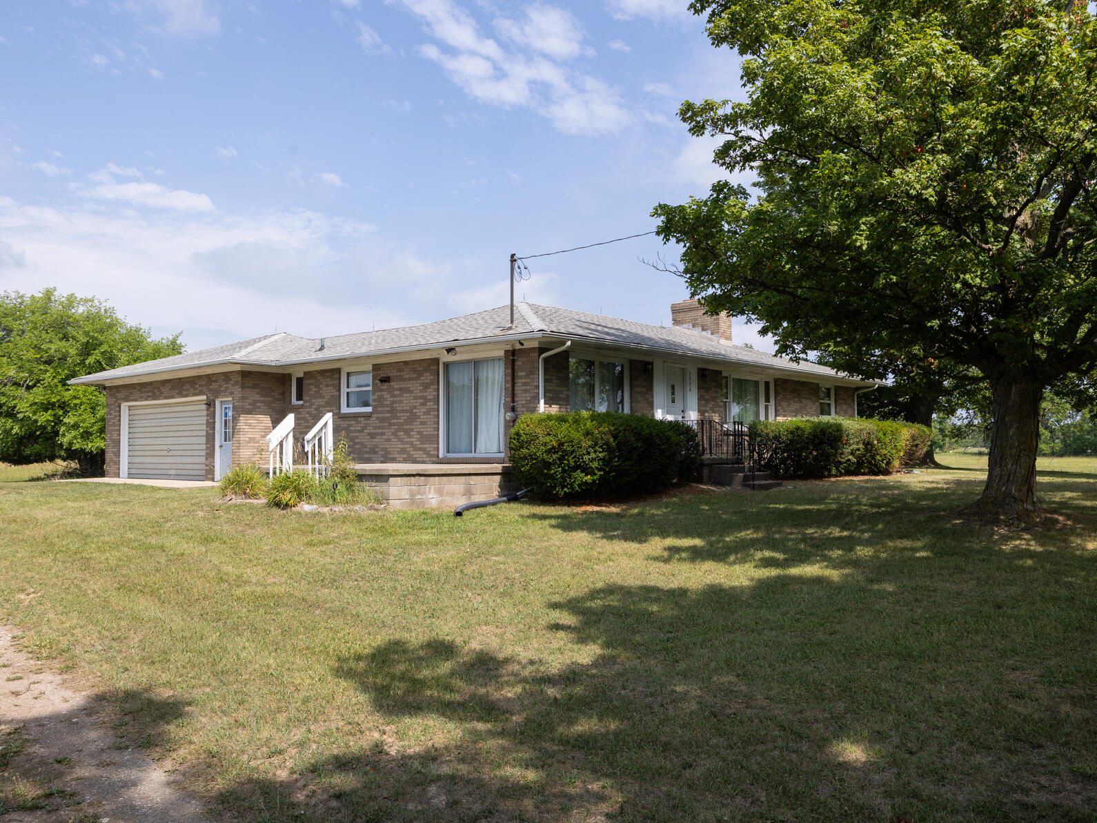 2376 Waldron Road North Adams, MI 49262 - Photo 2 of 31 0N0A6219