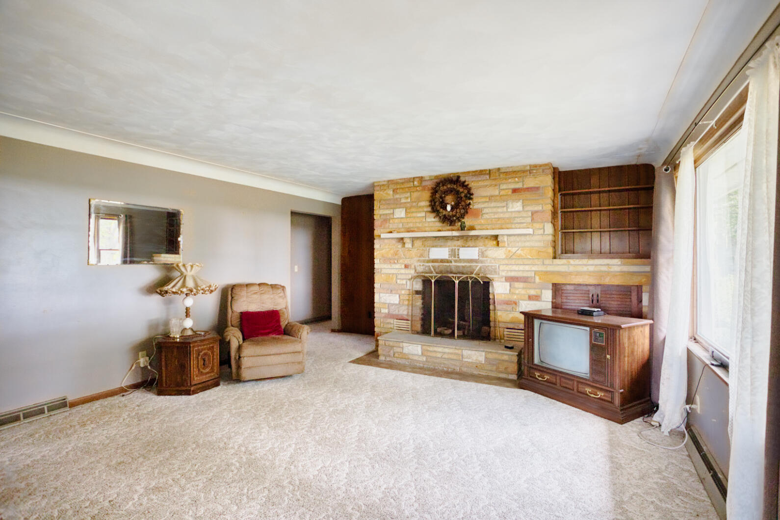 2376 Waldron Road North Adams, MI 49262 - Photo 3 of 31 0N0A6231_HDR