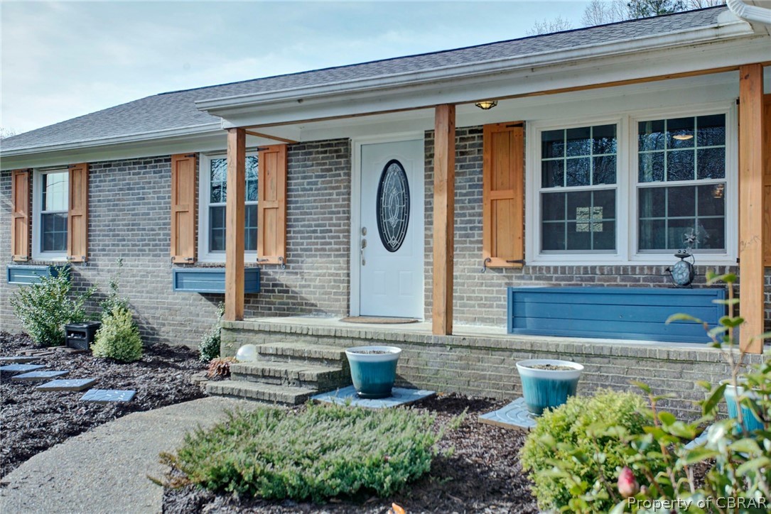 9374 Marlfield Road Gloucester, VA 23061 - Photo 4 of 42 Gallery Image 4