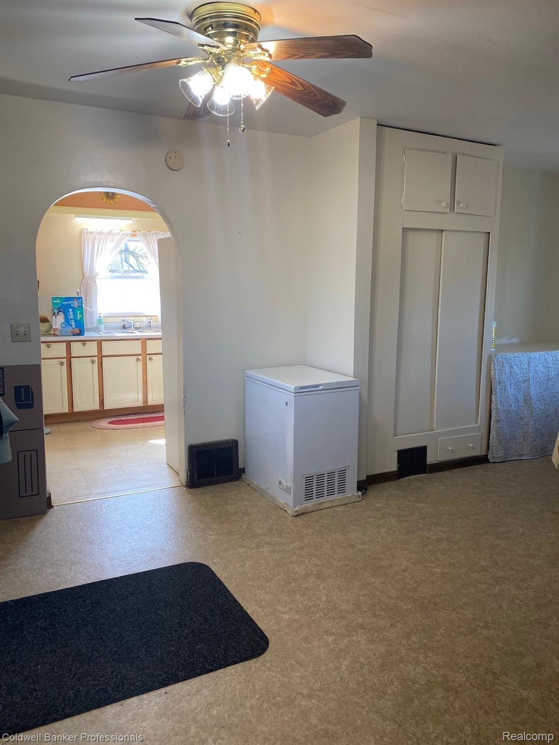 13650 South Morrice Road Perry, MI 48872 - Photo 10 of 25 11 13650 Diningroom.jpg