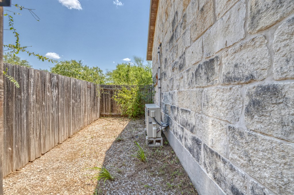 3598 Ranch Road 1120 Rio Frio, TX 78879 - Photo 10 of 27