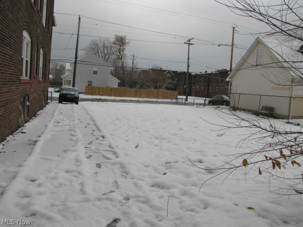 926 Lakeview Road Cleveland, OH 44108 - Photo 4 of 12