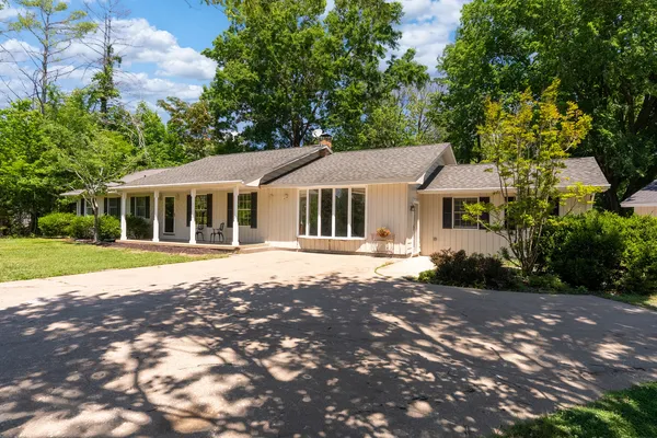 $245,000 | 137 Peachtree Lane, Carbondale, IL 62902