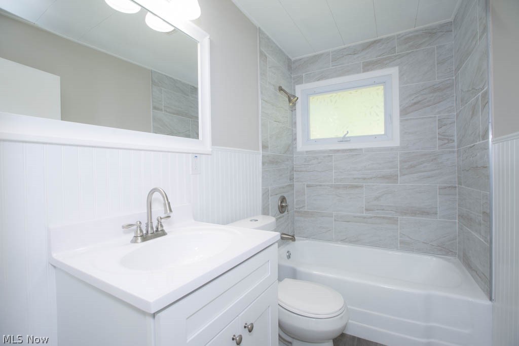 1104 Mayfield Ridge Road Cleveland, OH 44124 - Photo 16 of 35