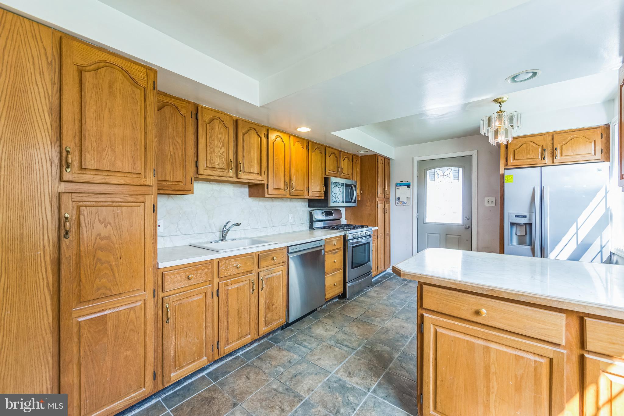 340 East Thomson Avenue Springfield, PA 19064 - Photo 6 of 35 Gallery Image 6