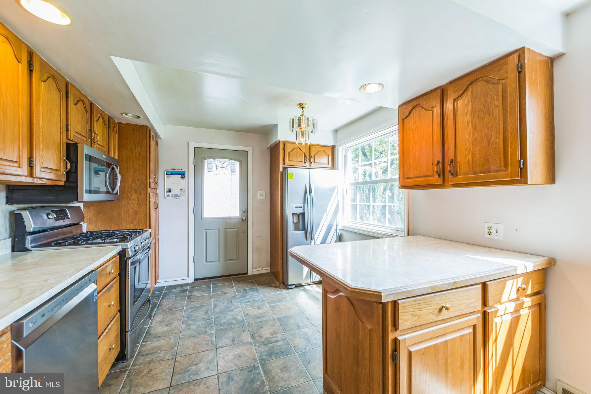 340 East Thomson Avenue Springfield, PA 19064 - Photo 8 of 35 Gallery Image 8