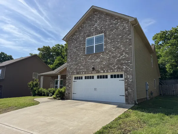 $2,395 | 851 Cherry Blossom Lane, Clarksville, TN 37040