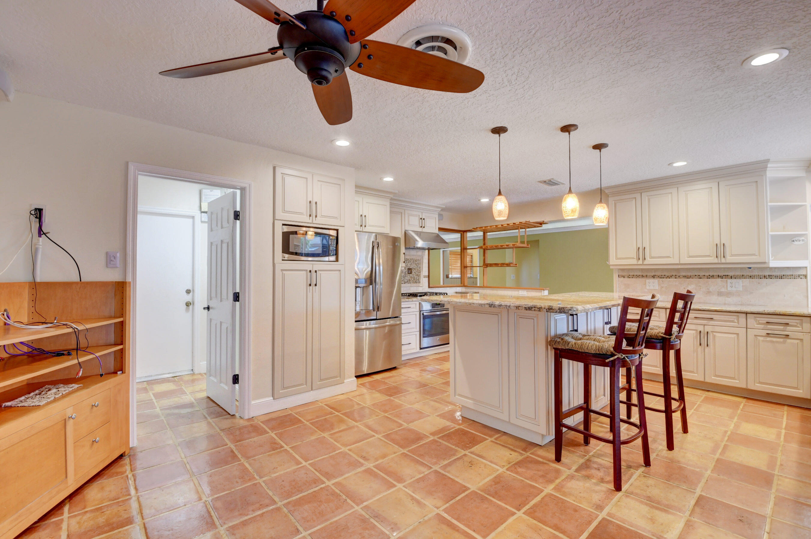 10 Burning Tree Lane Boca Raton, FL 33431 - Photo 16 of 47 10 Burning Tree-Kitchen