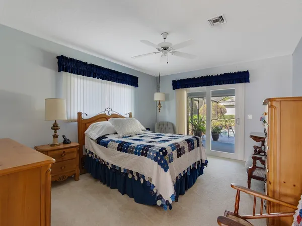 $425,000 | 3960 1st Lane, Vero Beach, FL 32968