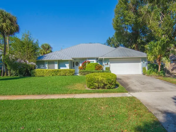 $425,000 | 3960 1st Lane, Vero Beach, FL 32968