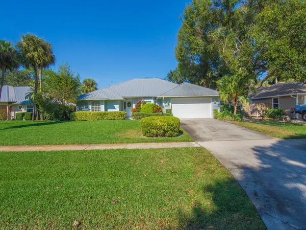 $425,000 | 3960 1st Lane, Vero Beach, FL 32968
