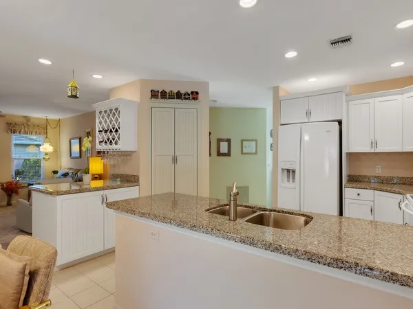 $425,000 | 3960 1st Lane, Vero Beach, FL 32968