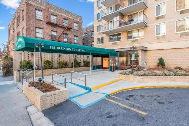 $285,000 | 118-18 Union Turnpike, Unit 11A | Kew Gardens