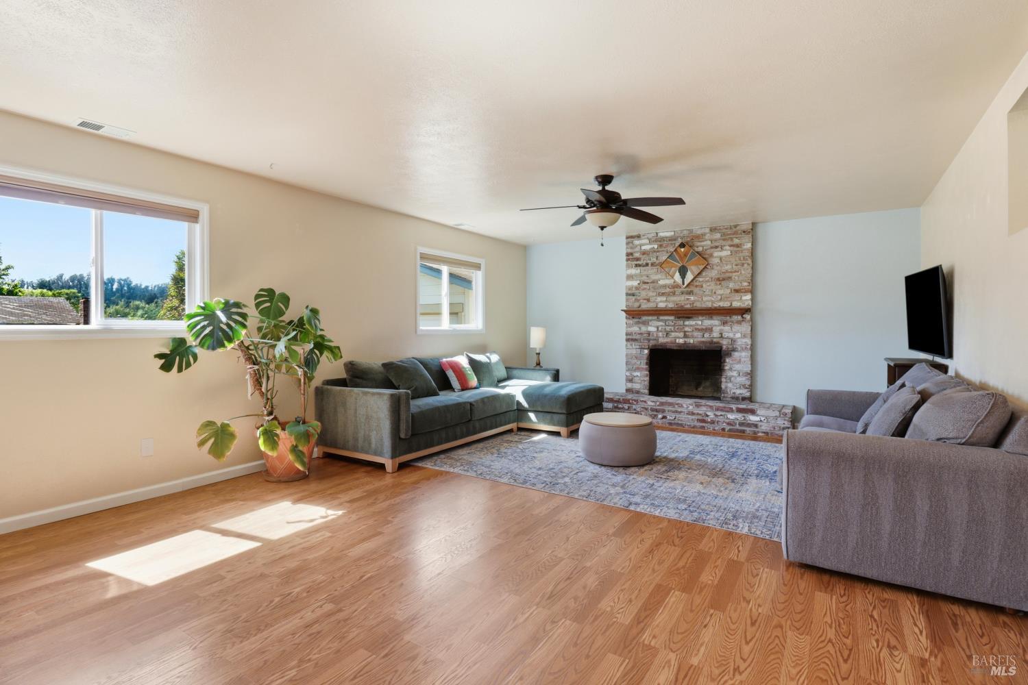 4270 Roblar Road Petaluma, CA 94952 - Photo 4 of 38