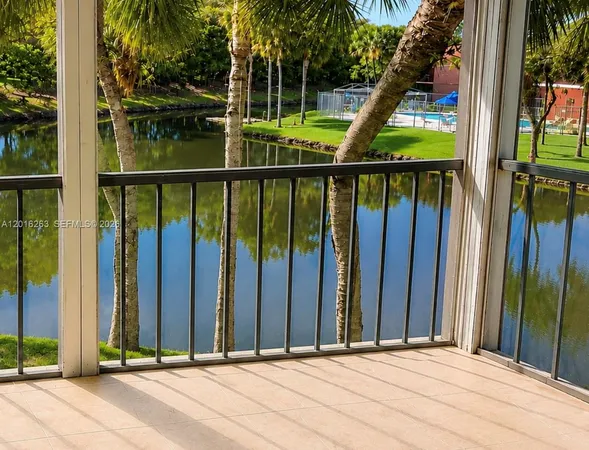 $2,425 | 309 Lakeview Drive, Unit 204, Weston, FL 33326