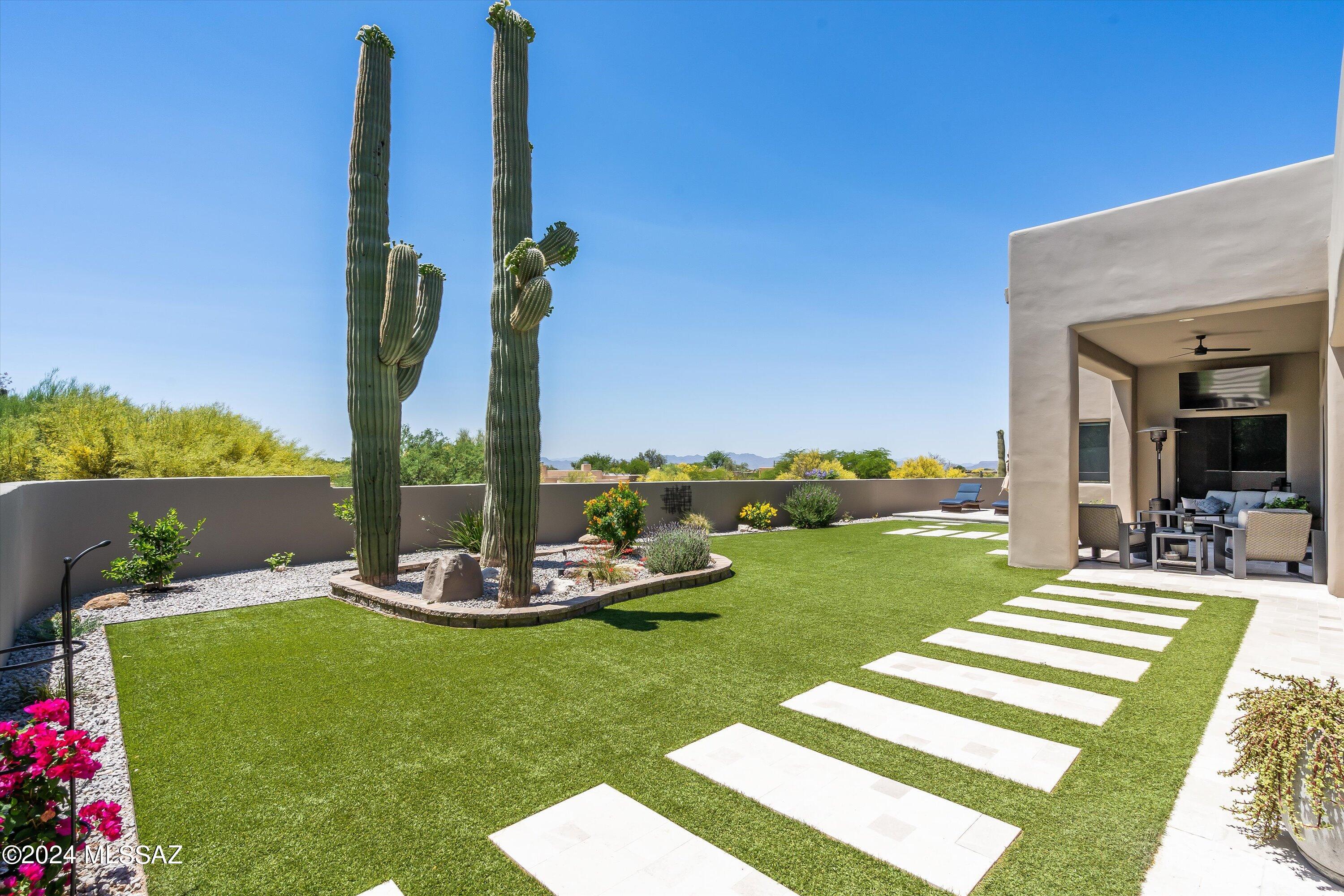 12456 North Piping Rock Road Oro Valley, AZ 85755 - Photo 42 of 46