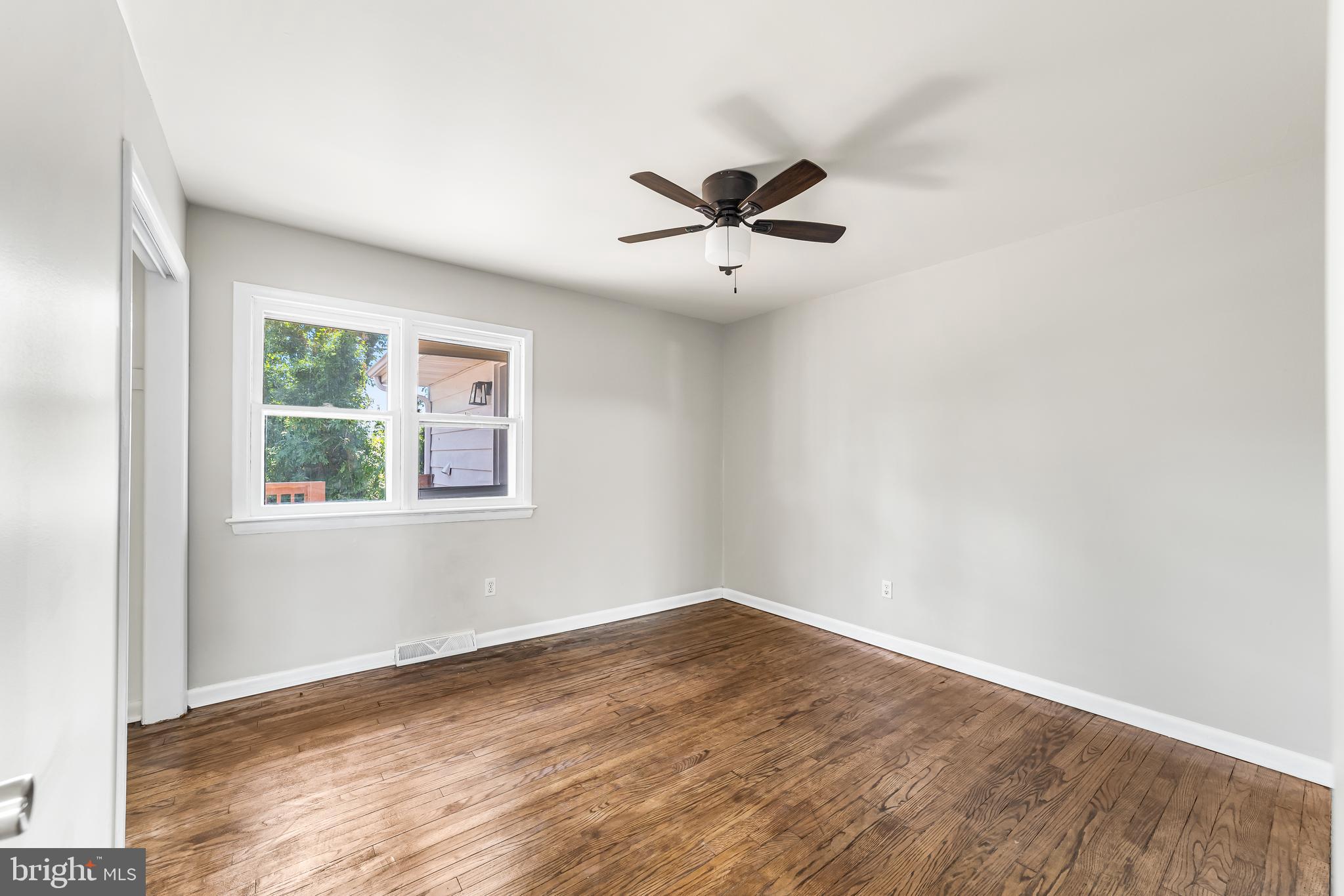 15 Cove Road Penns Grove, NJ 08069 - Photo 12 of 24 Gallery Image 12