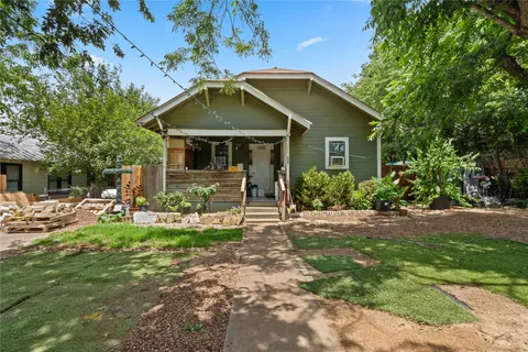 $299,900 | 905 West 10th Street, Georgetown, TX 78626