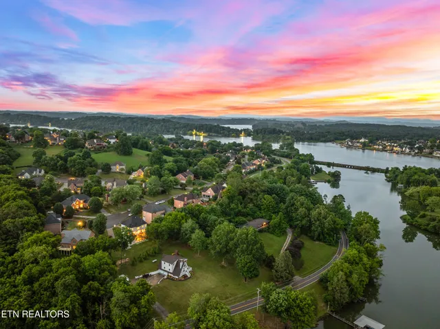 $827,999 | 12176 Brookstone Drive, Knoxville, TN 37934