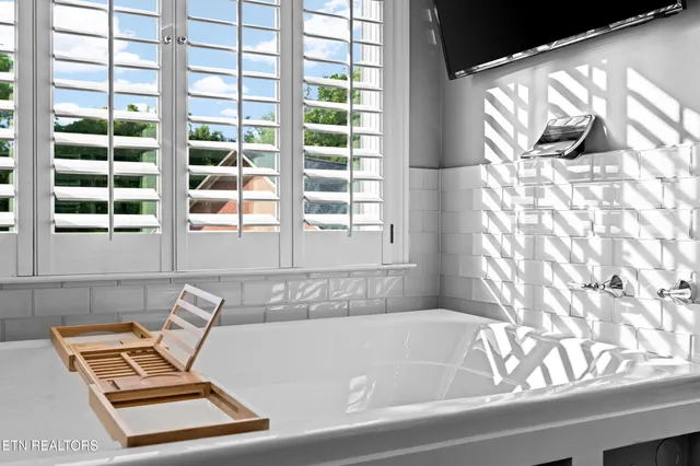 $827,999 | 12176 Brookstone Drive, Knoxville, TN 37934