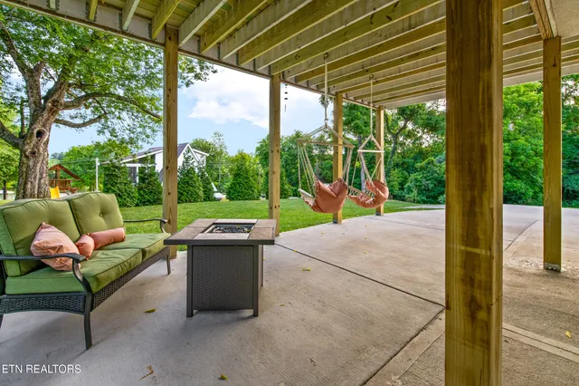 $827,999 | 12176 Brookstone Drive, Knoxville, TN 37934