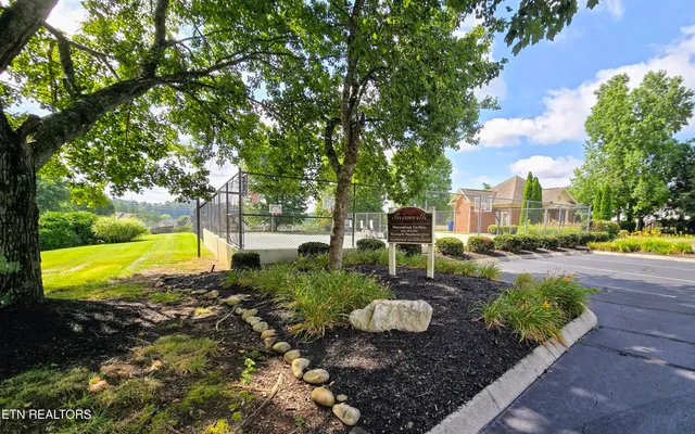 $827,999 | 12176 Brookstone Drive, Knoxville, TN 37934