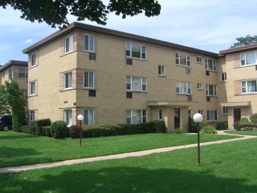 2123 West Howard Street, Unit 1H Evanston, IL 60202 - Photo 1 of 1