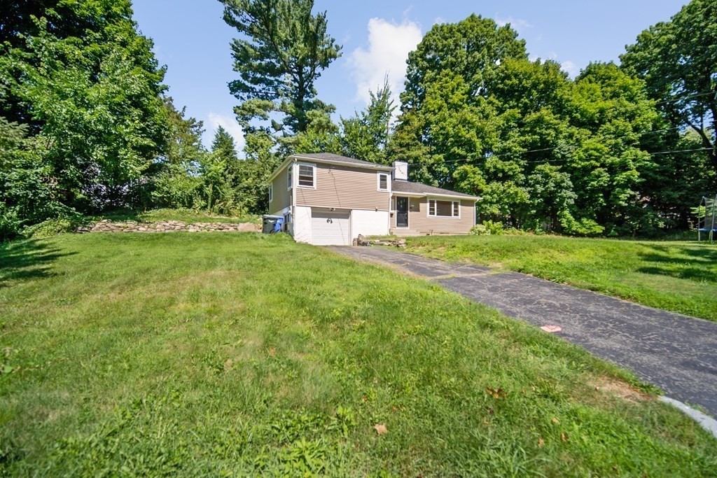 44 Candice Circle Springfield, MA 01107 - Photo 3 of 15 Gallery Image 3