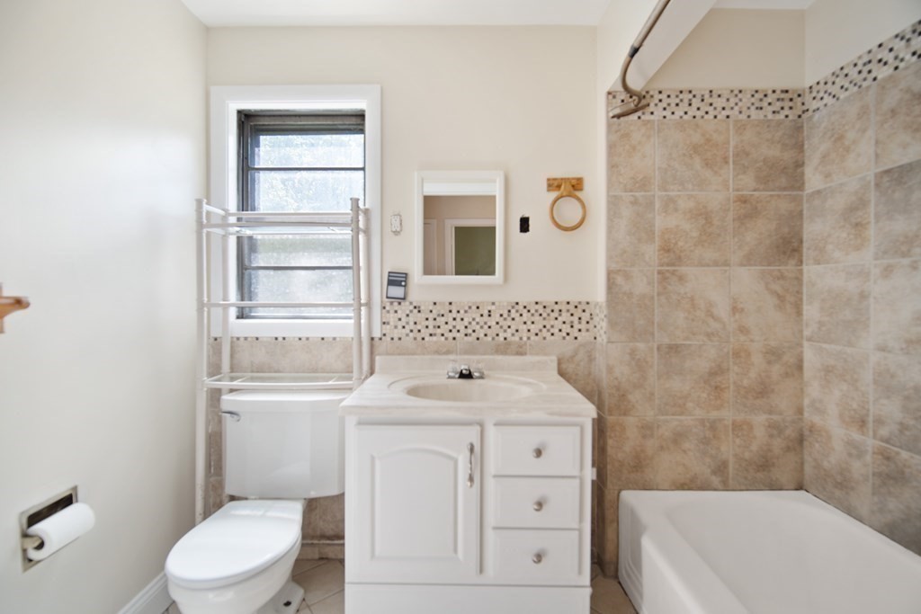 44 Candice Circle Springfield, MA 01107 - Photo 9 of 15 Gallery Image 9